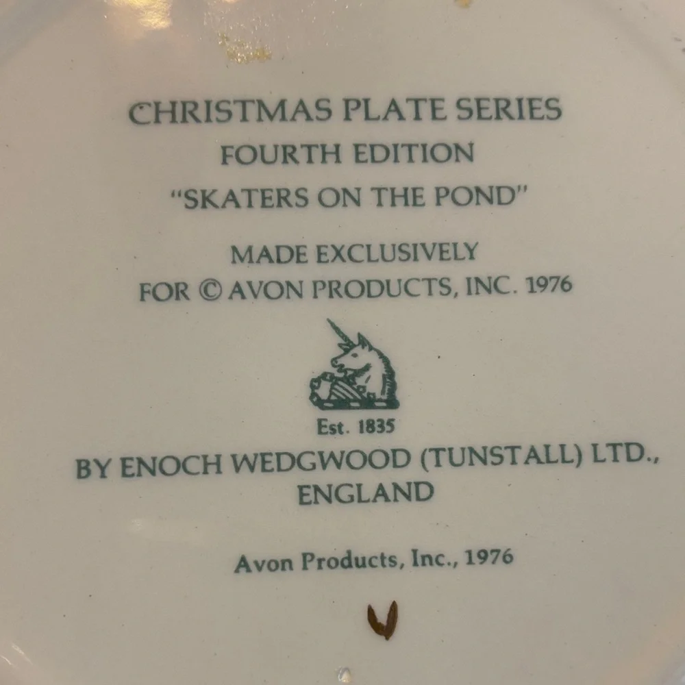 Vintage Avon Annual Christmas Plate 1975